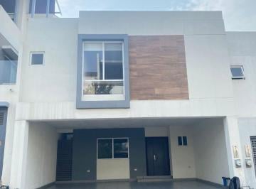 Casa de 3 habitaciones, Monterrey · Casa con 3 Recámaras en Renta en Puerta de Hierro, Cumbres