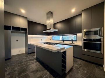 Casa · 355m² · 4 Recámaras · 3 Estacionamientos · Casa en Venta, Residencia en Coto Villa La Cima, Zapopan