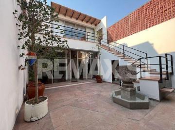 Casa · 350m² · 4 Recámaras · 2 Estacionamientos - Remax Si · Casa Venta Centro, Queretaro