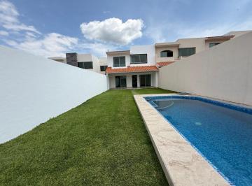 Casa · 165m² · 4 Recámaras · 2 Estacionamientos · Casa en Condominio en Xochitepec