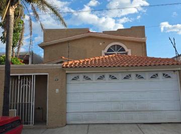 Casa de 3 habitaciones, Durango · Casa Céntrica Amueblada en Col. Valle del Sur, Durango
