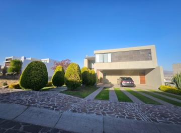 Casa · 529m² · 4 Recámaras · Casa en Venta en El Bosque Country Club de Golf