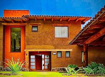 Casa en condominio de 4 habitaciones, Tapalpa · Tapalpa Country Club Casa con 4 Recámaras Vistas a La Presa y Volcanes