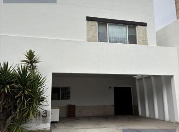 Casa · 320m² · 4 Recámaras · 2 Estacionamientos · Casa en Renta, Carretera Nacional, Monterrey