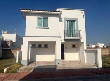 Casa de 3 habitaciones, Irapuato · Renta de Casa en Residencial Trento