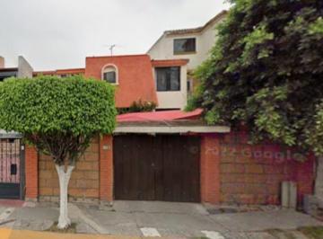 Casa · 140m² · 4 Recámaras · 2 Estacionamientos · Casa en Venta en Las Alamedas, Atizapán, Edomex