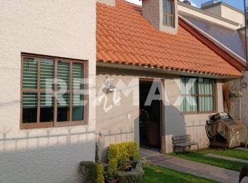 Casa en condominio · 251m² · 4 Recámaras · 2 Estacionamientos · Casa en Venta Dentro de Fraccionamiento, San Pedro Totoltepec, Toluca, Estado de Mexico - (4)