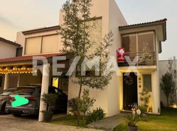 Casa · 182m² · 4 Recámaras · 2 Estacionamientos · Ventade Casa en Residencial - (4)