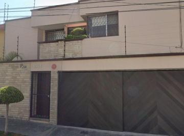 Casa de 4 habitaciones, Puebla · Casa en Puebla, con Patio Cerva de Plaza, Hospital, Parque, Escuelas y Vias Rapidas.