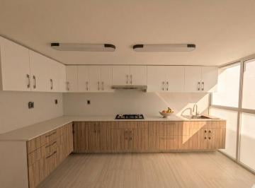 Cocina en cuarzo · Casa Remodelada Todo Nuevo con Jardín, Estrenala!