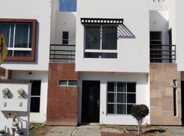 Casa de 3 habitaciones, León · Casa en Venta en Loreto Residencial con Seguridad 24/7 - 3 Recamaras