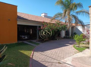 Casa · 450m² · 4 Recámaras · 4 Estacionamientos · Casa en Venta Praderas de a Hacienda Celaya