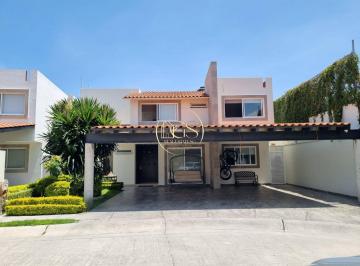 Casa · 402m² · 4 Recámaras · 3 Estacionamientos · Casa en Venta Palma Real con Loft en Celaya