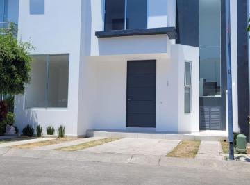 Casa en condominio de 3 habitaciones, Zapopan · Casa en Coto, Excelente Estado y Ubicación