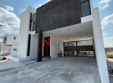 Foto principal · Venta Casa con 4 Recamaras, Una en Planta Baja y Cocina Integral Incluida, Las Huertas Residencial,