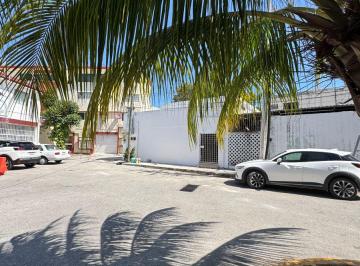 Casa de 7 habitaciones, Cancún · Casa/ Terreno en Venta en Cancún Centro
