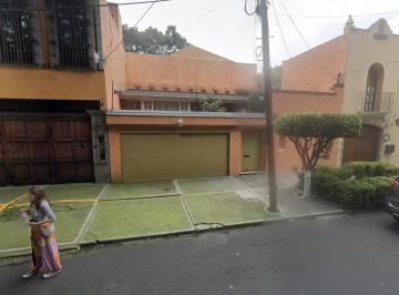 Casa de 3 habitaciones, Coyoacán · Casa en Venta en del Carmen, Coyoacán