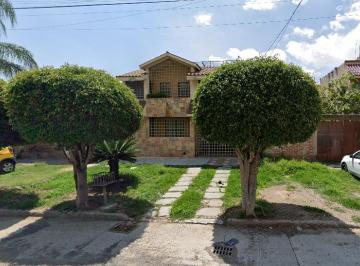 Casa de 3 habitaciones, León · Casa en Venta en Calle de Las Rosas, Jardines de Jerez León