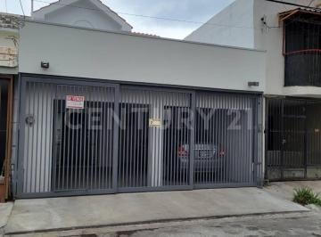 Casa · 120m² · 2 Recámaras · 2 Estacionamientos · Casa en Venta en Col. Lomas de Las Cumbres en Monterrey