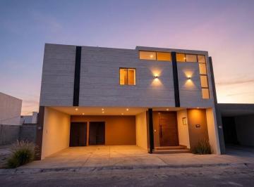 Casa · 273m² · 3 Recámaras · 2 Estacionamientos · Venta de Casa en Saltillo Coahuila Norte