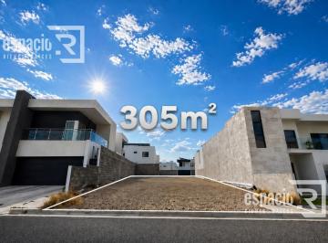 Terreno / Lote · 305m² · Terreno en Venta en Zona Valles