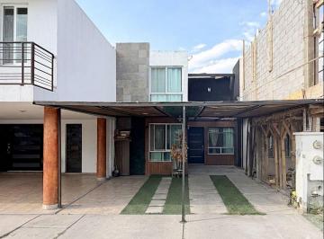 Casa de 3 habitaciones, León · Casa en Venta en Villas del Mayab