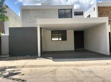 1 · Casa 3 Recamaras, en Privada con Amenidades a La Venta