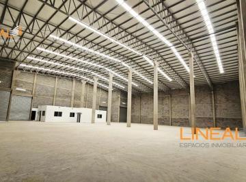 Bodega comercial · 1900m² · 8 Estacionamientos · Bodega en Renta en Santa Catarina