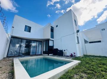 1 · En Venta Casa en Privada con Amenidades, Merida