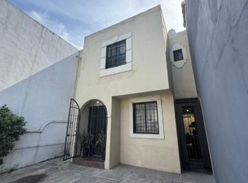 Casa · 90m² · 3 Recámaras · 2 Estacionamientos · Casa en Joyas de Anáhuac