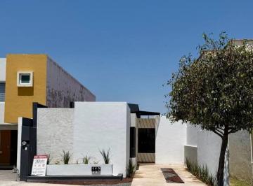 Casa · 125m² · 3 Recámaras · 2 Estacionamientos · Casa en El Mayorazgo