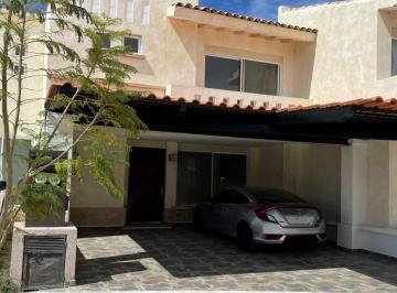 Casa en condominio de 3 habitaciones, Jesús María · Casa en Venta en Condominio Privado Bosque del Paraiso Cerca Clinica 3 Ags.