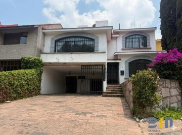 Casa · 324m² · 3 Recámaras · 4 Estacionamientos · Paseo de Las Palmas. Casa en Venta