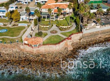Casa de 4 habitaciones, Ensenada · Espléndida Residencia Frente Al Océano Pacífico - ¡Precio de Oportunidad!