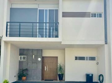 Casa de 3 habitaciones, Tlajomulco de Zúñiga · Casa Renta $16,900 Bellaterra Fronda Incluye Mantenimiento