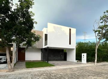 1 · Casa en Venta en Mérida en Privada Soluna, Temozón Norte