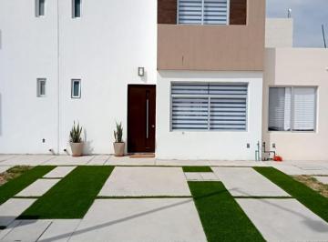 Casa · 2 Recámaras · 1 Estacionamiento · Casa