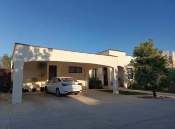 1 · Casaen Venta de Una Planta en Temozón Norte, Merida
