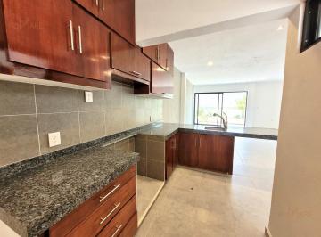 Casa · 196m² · Casa con Habitación en Planta Baja | Lomas de La Rioja