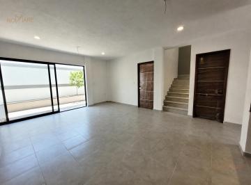 Casa · 196m² · Casa con Habitación en Planta Baja | Lomas de La Rioja
