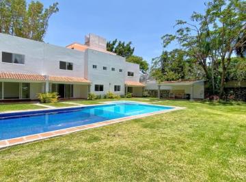 Casa · 240m² · 4 Recámaras · 1 Estacionamiento · ¡Reserva Ahora 2023 a Precio del 2022! - Casa de Descanso - Centro Jiutepec, Morelos