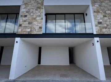 1 · Se Vende Casa Tipo Town House en Privada, Cholul, Zona Norte de Mérida.