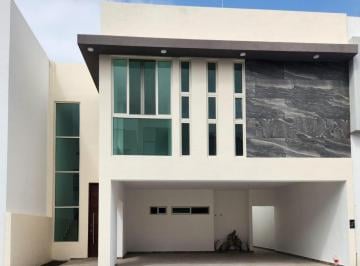 Casa · 287m² · 3 Recámaras · 3 Estacionamientos · Venta de Casa Nueva en Carretera Nacional