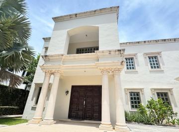 Casa · 700m² · 4 Recámaras · Casa - Residencial Campestre