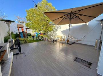 Casa de 3 habitaciones, El Marqués · Zakia Casa en Venta con Terreno Excedente, Paneles Solares y Jardín Acondicionado Rah2865