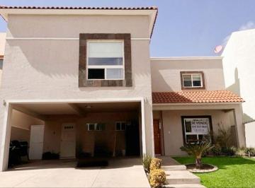 Casa de 4 habitaciones, Chihuahua · Acogedora Casa en Venta en Zona Cantera