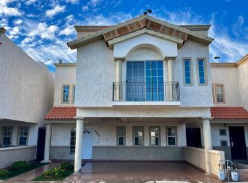 Casa · 234m² · 3 Recámaras · Casa en Venta en Canto de Murano