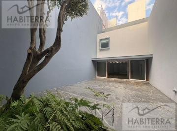 Casa · 374m² · 4 Recámaras · 2 Estacionamientos · Renta Agradable Casa Sobre Blv. de Los Virreyes