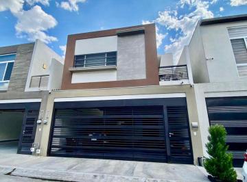 Casa en condominio de 3 habitaciones, Monterrey · Casa Amueblada en Puerta de Hierro
