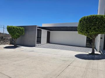 Casa · 266m² · 3 Recámaras · 3 Estacionamientos · Casa en Venta en Cañada del Refugio Sur León Guanajuato